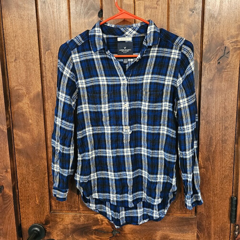 American Eagle Boyfriend Fit Blue Plaid Flannel size med